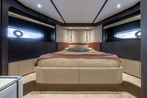 Ferretti 800 Exterior (img-16)