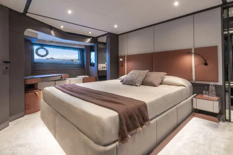 Ferretti 800 Exterior (img-14)