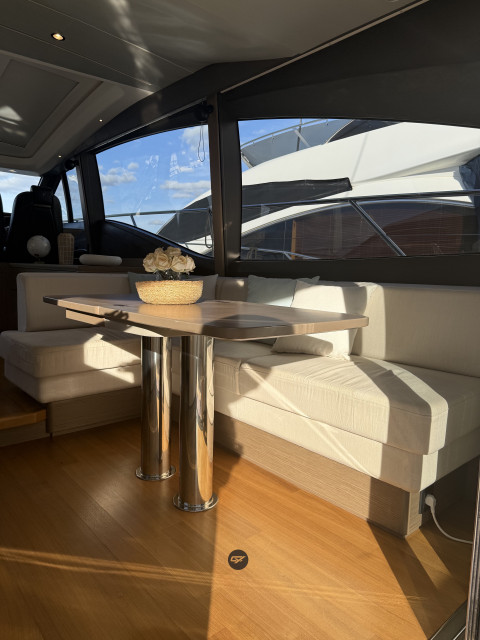 Princess V60 Exterior (img-4)