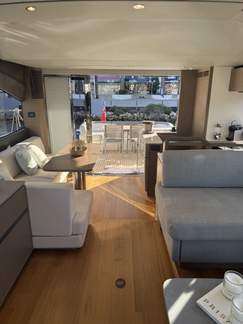 Princess V60 Exterior (img-14)