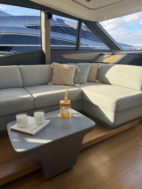 Princess V60 Exterior (img-17)