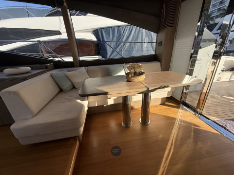 Princess V60 Exterior (img-2)