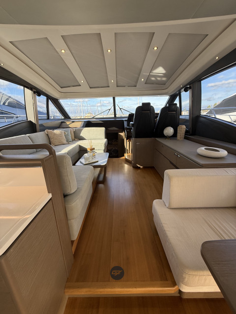 Princess V60 Exterior (img-8)