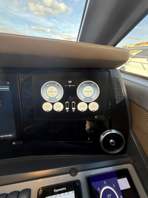 Princess V60 Exterior (img-47)