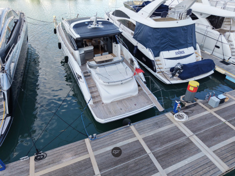 Princess V60 Exterior (img-4)