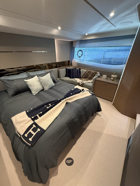 Princess V60 Exterior (img-37)