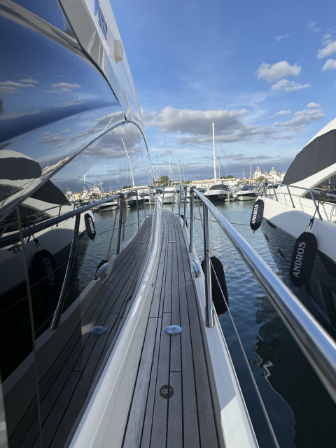 Princess V60 Exterior (img-10)