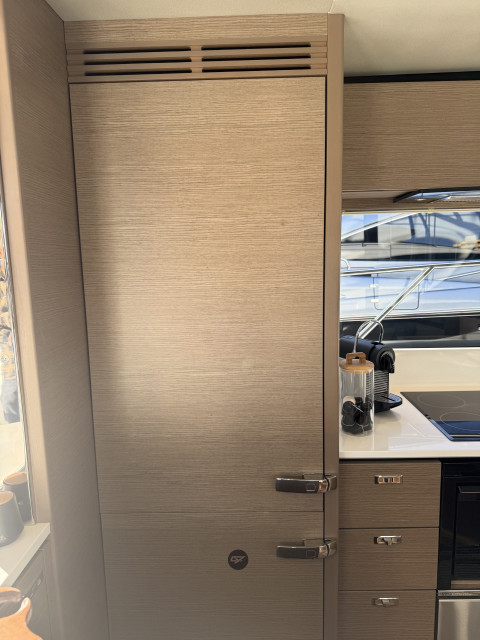 Princess V60 Exterior (img-6)