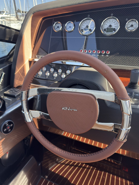 Riva 38 Rivamare 2025 Exterior (img-21)