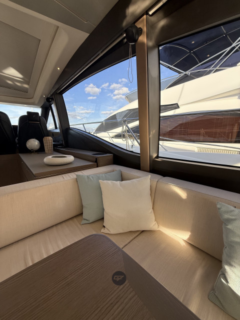 Princess V60 Exterior (img-13)