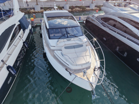 Princess V60 Exterior (img-1)