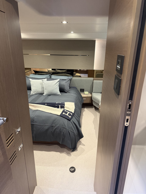 Princess V60 Exterior (img-36)