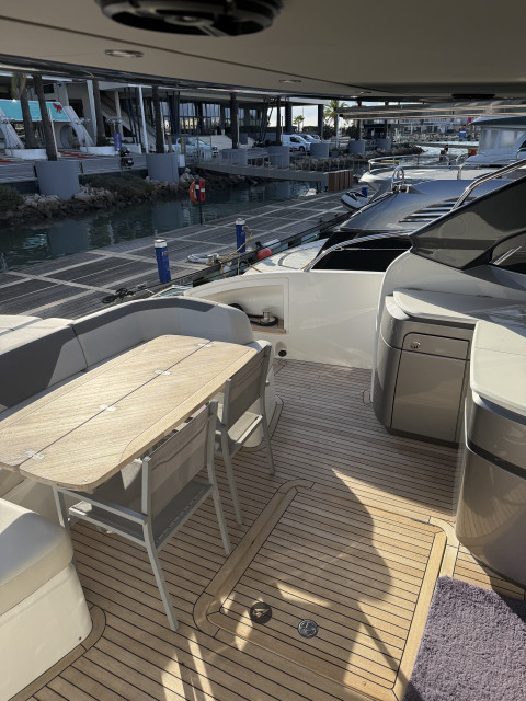 Princess V60 Exterior (img-12)