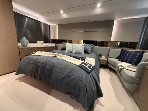 Princess V60 Exterior (img-32)