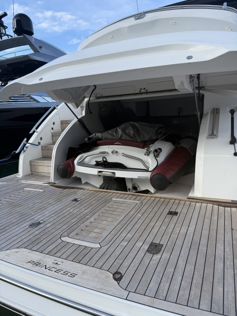 Princess V60 Exterior (img-18)