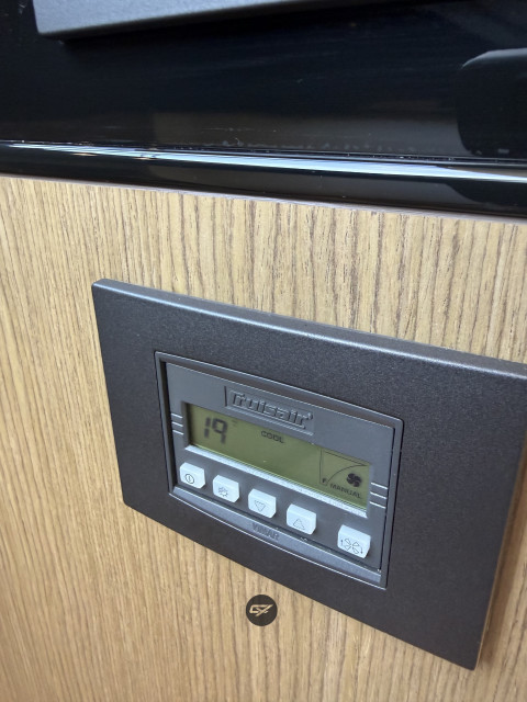 Princess V60 Exterior (img-21)