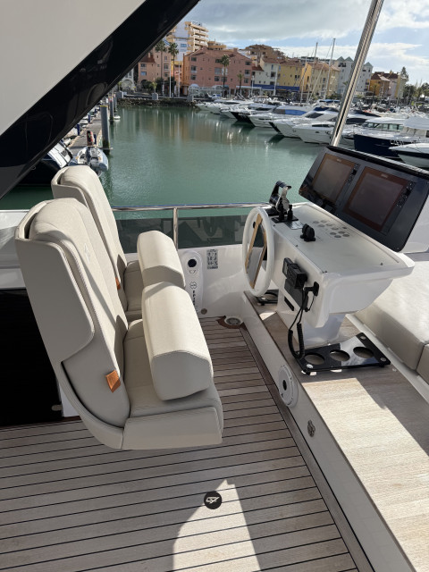 Ferretti 580 (2023) Exterior (img-11)