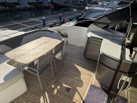 Princess V60 Exterior (img-11)