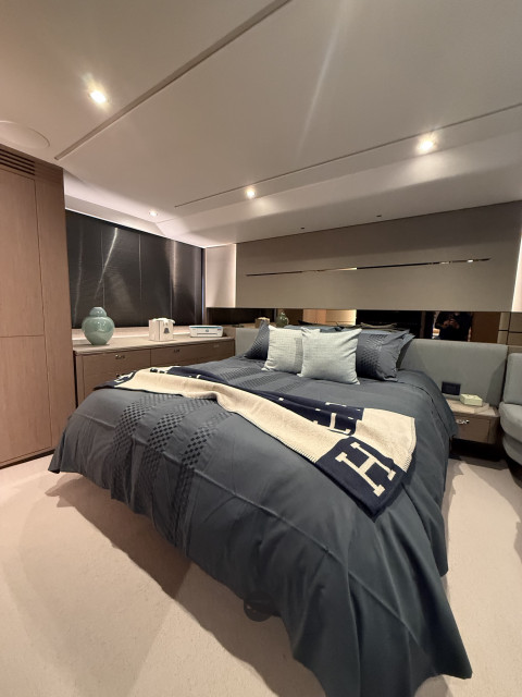 Princess V60 Exterior (img-33)