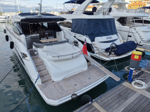 Princess V60 Exterior (img-3)