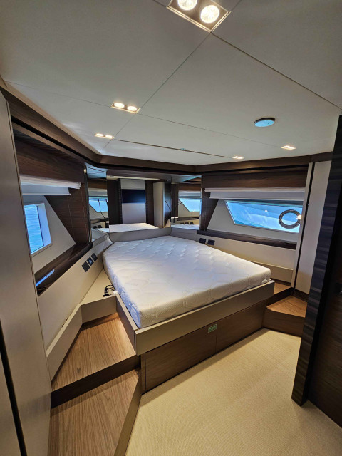 Ferretti 670 - 2024 Exterior (img-13)