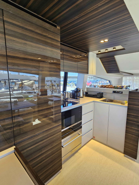 Ferretti 670 - 2024 Exterior (img-6)