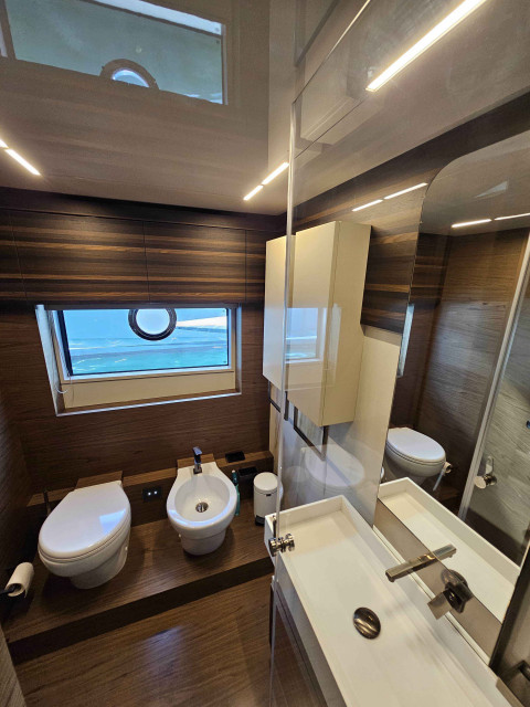 Ferretti 670 - 2024 Exterior (img-31)