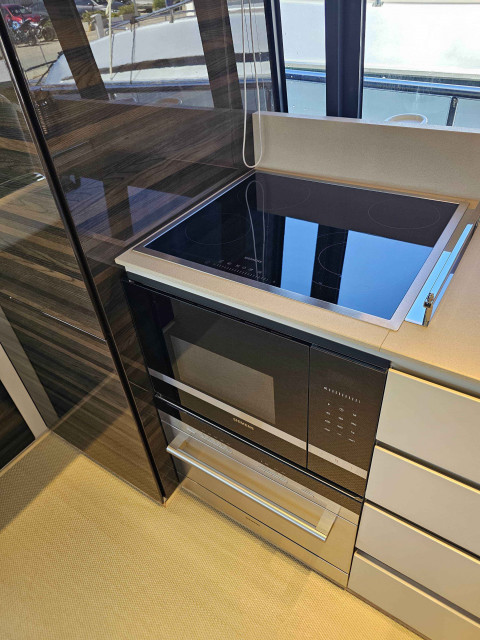 Ferretti 670 - 2024 Exterior (img-7)