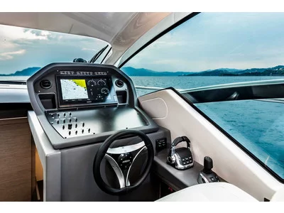 Pershing 5x Exterior (img-5)