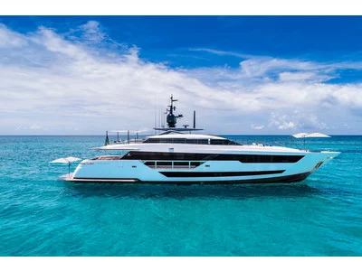 Custom Line Saetta 120´ Exterior (img-14)