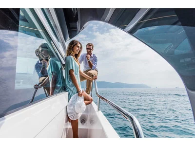 Pershing 5x Exterior (img-8)