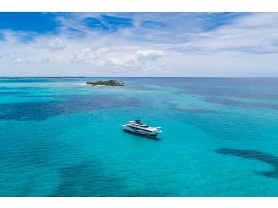 Custom Line Saetta 120´ Exterior (img-17)