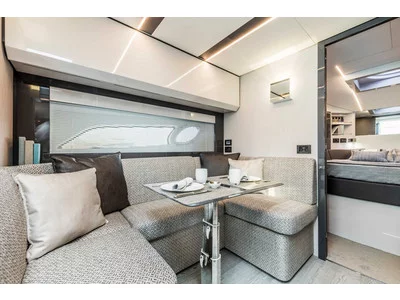 Pershing 5x Exterior (img-10)