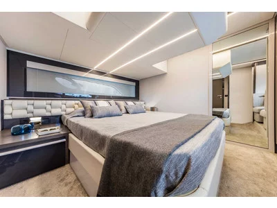 Pershing 5x Exterior (img-12)