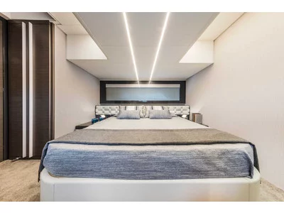 Pershing 5x Exterior (img-13)