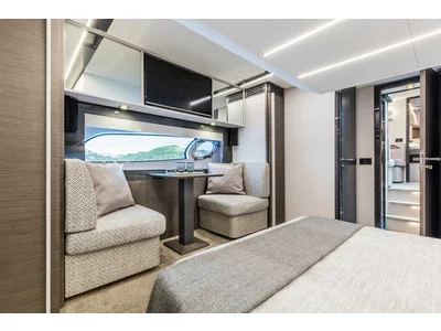 Pershing 5x Exterior (img-14)