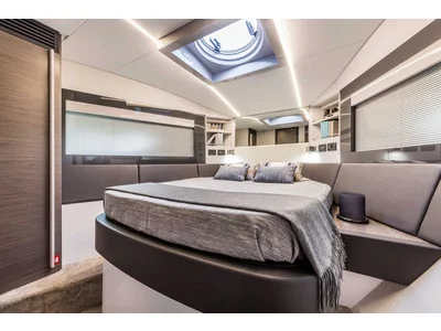 Pershing 5x Exterior (img-17)