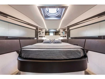 Pershing 5x Exterior (img-18)