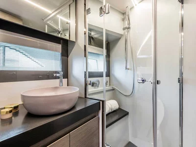 Pershing 5x Exterior (img-20)