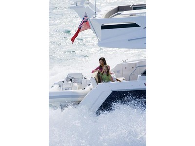 Fairline 42 Exterior (img-1)