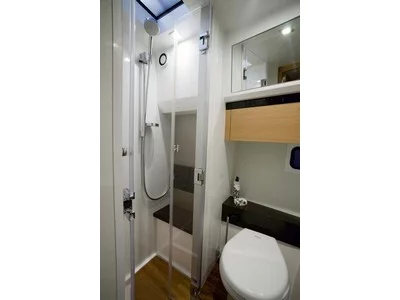 Fairline 42 Exterior (img-10)