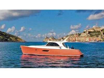 Mochi Craft Dolphin 44' Exterior (img-5)