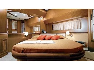 Mochi Craft Dolphin 44' Exterior (img-5)