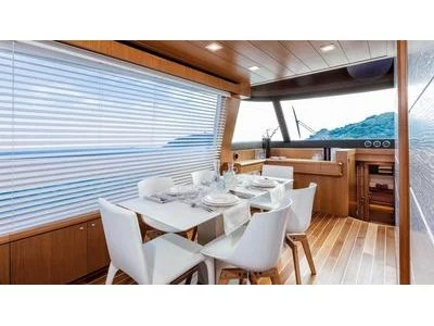 Mochi Craft Dolphin 64' Cruiser Exterior (img-2)