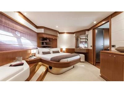 Mochi Craft Dolphin 64' Cruiser Exterior (img-7)