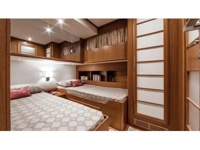 Mochi Craft Dolphin 64' Cruiser Exterior (img-10)