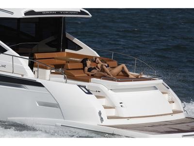 Fairline 62 GT Exterior (img-10)