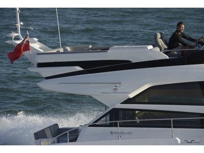 Fairline 48 Exterior (img-17)