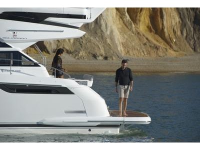 Fairline 48 Exterior (img-7)