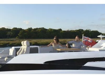 Fairline 48 Exterior (img-11)